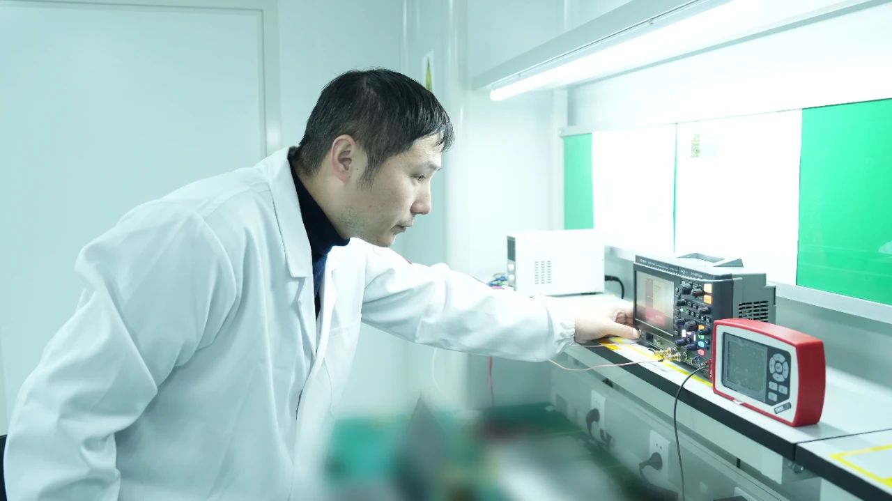 Comrade Wang Xitao from Laser Testing was selected as the first "Laoshan Leading Talent"